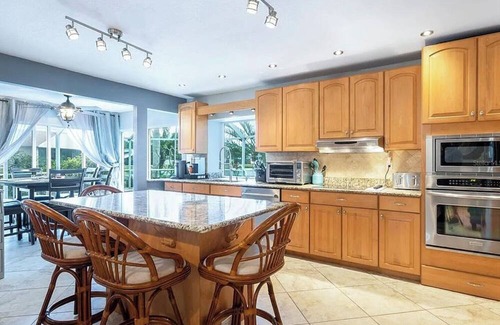Fruitville House | Tranquility. Oh what a feeling. nnWaterfront fishing.nnLovely 3 Bedroom 3 Bath