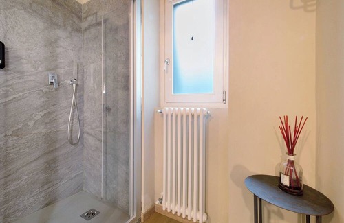 Mandello del Lario Apartment | Holiday Apartment "Aloha Lake" with Private Garden & Wi-Fi