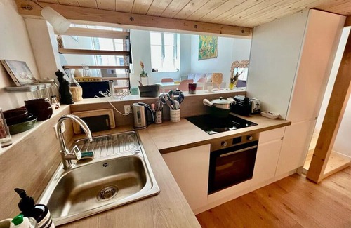 Jules Ferry - Recamier Apartment | Smartstay Gabriella cosy & lumineux