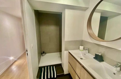 Jules Ferry - Recamier Apartment | Smartstay Gabriella cosy & lumineux
