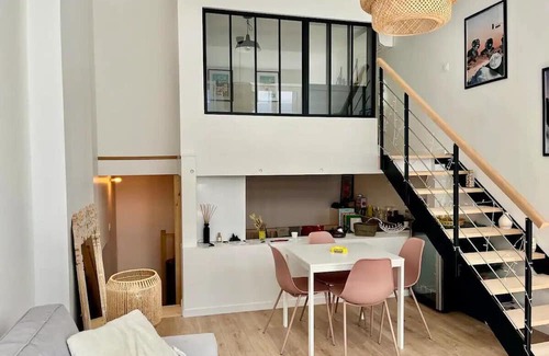 Jules Ferry - Recamier Apartment | Smartstay Gabriella cosy & lumineux