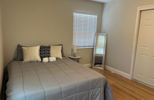 Stockton House | Lovely Charming Home 4 bdrm