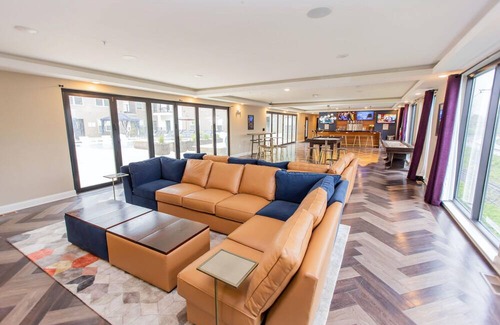 DeBaliviere Place Apartment | St. Louis | Central 2BD/2BA Forest Park Apartment