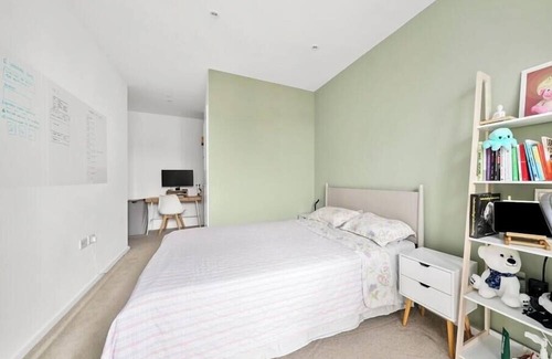 Stratford Apartment | Top Floor 2Bed Penthouse in London-Stratford