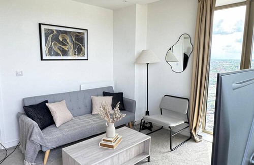 Salford Apartment | The Riverside Suite - Manchester
