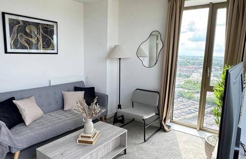 Salford Apartment | The Riverside Suite - Manchester