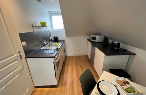 Saint-Quentin Apartment | Le Jungle,studio Agréable Dans Copropriété Calme, Entièrement Meublé et Aménagé