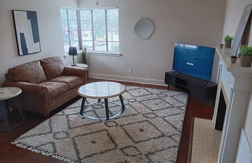 North Little Rock Condo | King Bed 1 BR Apartment Close to Downtown