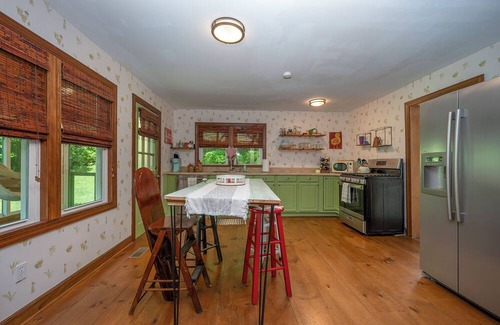 Skyland House | Grassy Creek Cottage: Peaceful Escape 5 min from Chimney Rock