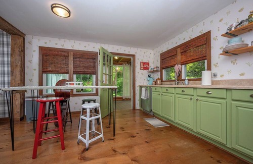 Skyland House | Grassy Creek Cottage: Peaceful Escape 5 min from Chimney Rock