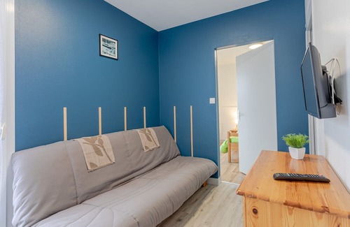 Mache House | Holiday Home '2 - Maison T3 Confort' with Shared Pool, Private Terrace and Shared Garden