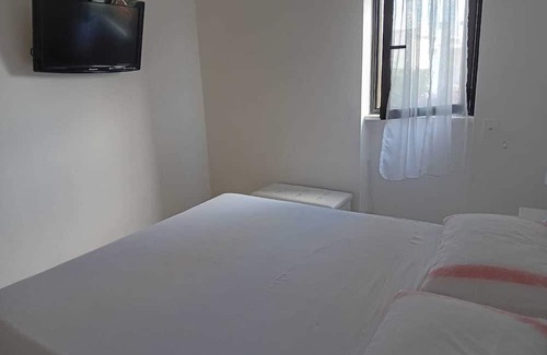 San Cataldo House | Holiday Home 'La Dimora Di Lucia' with Private Garden and Air Conditioning