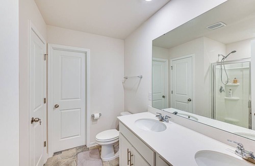Easley House | Greenville Area Getaway w/ Patio & Backyard!