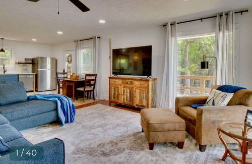 Lakeview House | Two Separate Living Areas with Views of Bull Shoals Lake and Dam