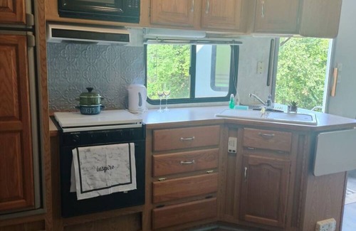 Otto House | Peaceful RV- Nestled in the woods