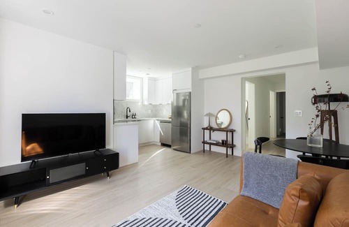 Vancouver South Apartment | Hills House | 15 Min to YVR & Downtown Vancouver