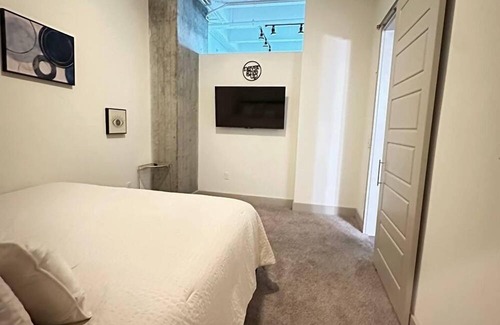 Peachtree Center Apartment | City view and comfort