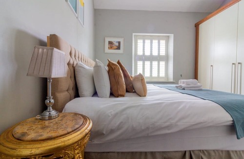 Malahide House | GuestReady - Opulence Malahide Seaside Cottage