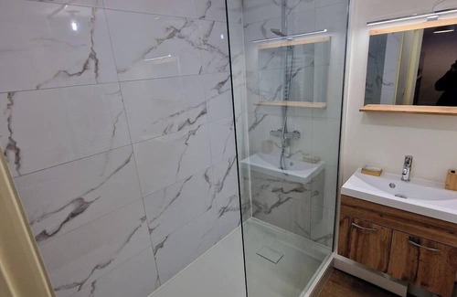 Centre Ville Apartment | Modern apartment - free, private and secure parking