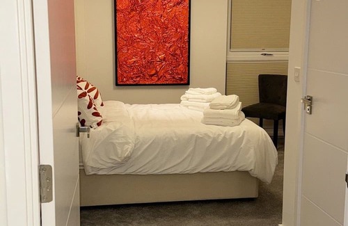 Botwell Apartment | RomaVita Apartment near Heathrow