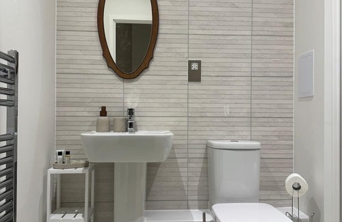 Botwell Apartment | RomaVita Apartment near Heathrow