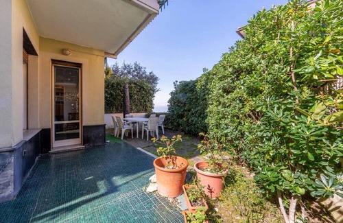 Camogli Apartment | Family Home with Garden and condo Pool