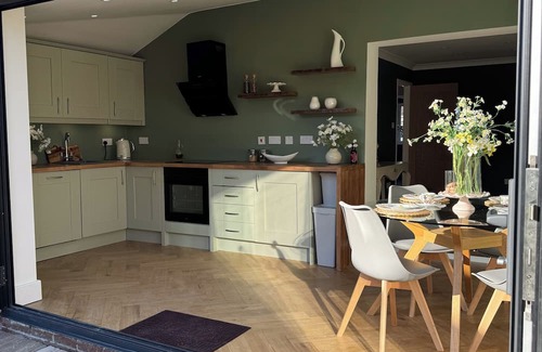 Handforth House | Stylish Home in Handforth near Mcr Airport