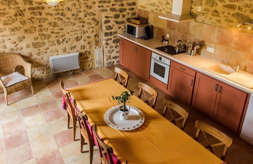 Colonzelle Cottage | Cottage 'Est' with Shared Pool, Private Terrace and Wi-Fi