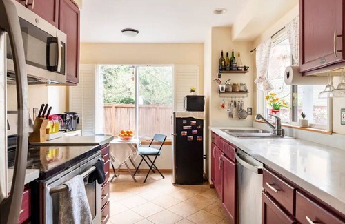 North Creek House | Cozy king bed with private bath & free parking Bothell