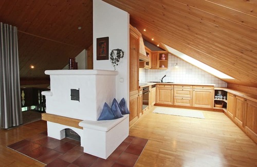 Grossdorf House | Modern Holiday Home with Mountain View