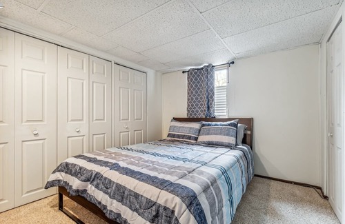 Crystal Apartment | Cozy 1BR Basement, Near Hospital with Free Parking