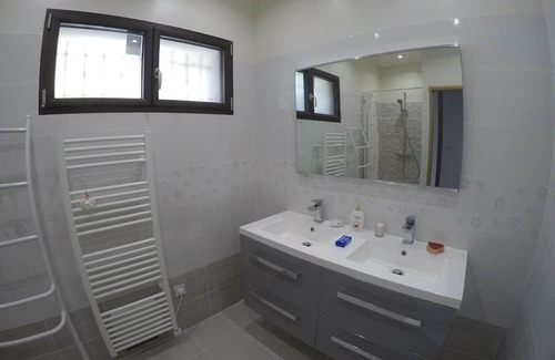 Roquevaire House | Maison Climatisée 6 Pers, Piscine et vue Garlaban