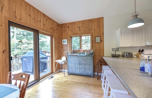 Muskoka Lakes Cottage | Lakeside Serenity: Windsor Point Retreat - Family Paradise with Stunning Views