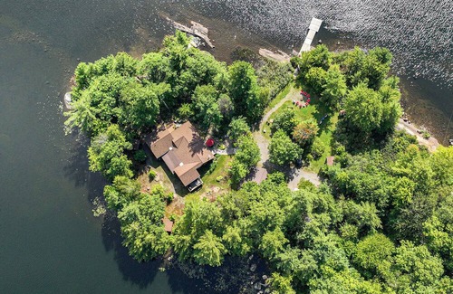 Muskoka Lakes Cottage | Lakeside Serenity: Windsor Point Retreat - Family Paradise with Stunning Views