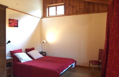 Montjay Apartment | Apartment 'Bois D'estève' with Mountain View, Private Terrace and Wi-Fi
