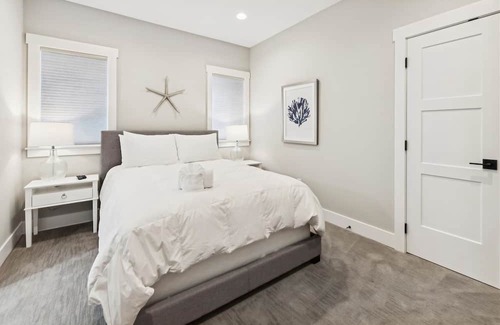 Tolovana Park House | Sunset Dreams - New Listing! - Beachcomber Vacation Homes