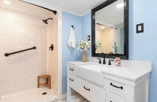 Decatur House | Big Run Hideaway with Hot Tub