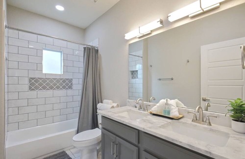 Government Hill House | Cute Casita! Near Dwtn SA, Pearl and Ft Sam