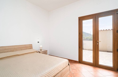 Loculi Apartment | Apartment 'Appartamento 1' with Mountain View, Wi-Fi and Air Conditioning
