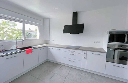 Merignac House | Homerez - Spacious house for 7 ppl. with garden at Mérignac