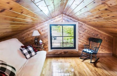 Dysart et al Cottage | The Four Trees Cottage *Breathtaking lake views*
