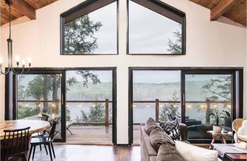 Dysart et al Cottage | The Four Trees Cottage *Breathtaking lake views*