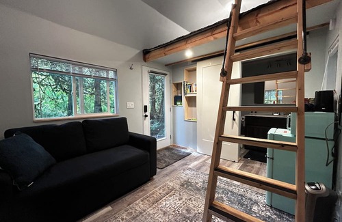 Snohomish Cabin | Tiny Hideaway Cabin