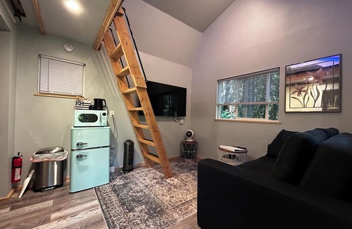 Snohomish Cabin | Tiny Hideaway Cabin