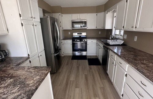 Fair House | Spacious Family Getaway 4BD/2BH