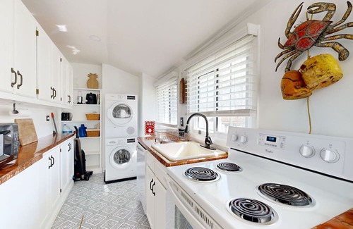 North Beach House | Charmingly restored, dog-friendly retreat with great deck & walkable location