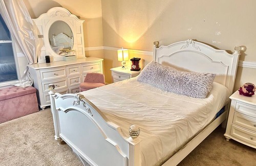 Manor House | Beautiful spacious house with pool and large backyard, North Austin
