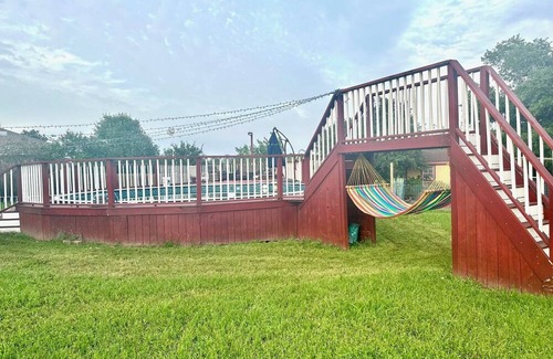 Manor House | Beautiful spacious house with pool and large backyard, North Austin
