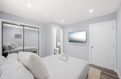 Carthay Circle House | Charming K-Town Retreat: Your LA Delight!