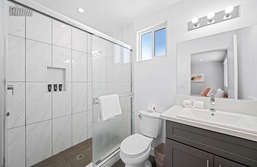 Carthay Circle House | Charming K-Town Retreat: Your LA Delight!